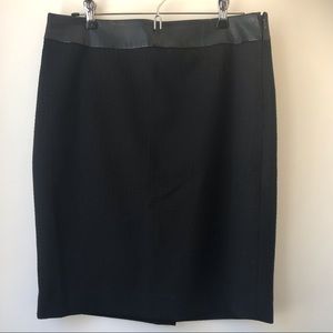 📍The Limited Black Faux Leather Pencil Ski…